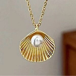 “Cradled Pearl Oyster” Clam Scallop Seashell Shell Mermaid Ocean Beach Necklace